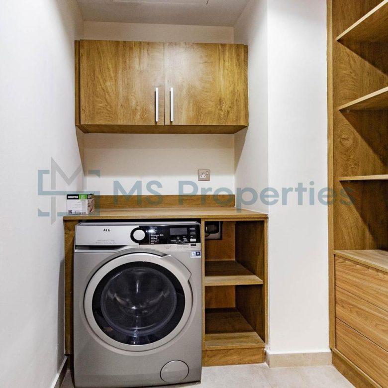Sea View 1BHK Flat with Balcony +Bills Included