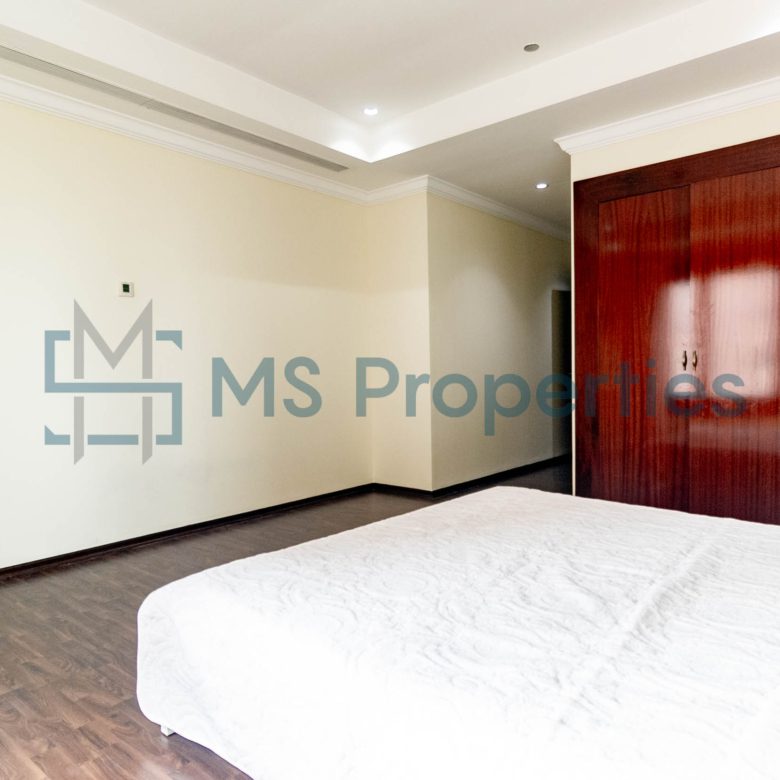 Full Marina | 2BHK Flat with Marina Balcony