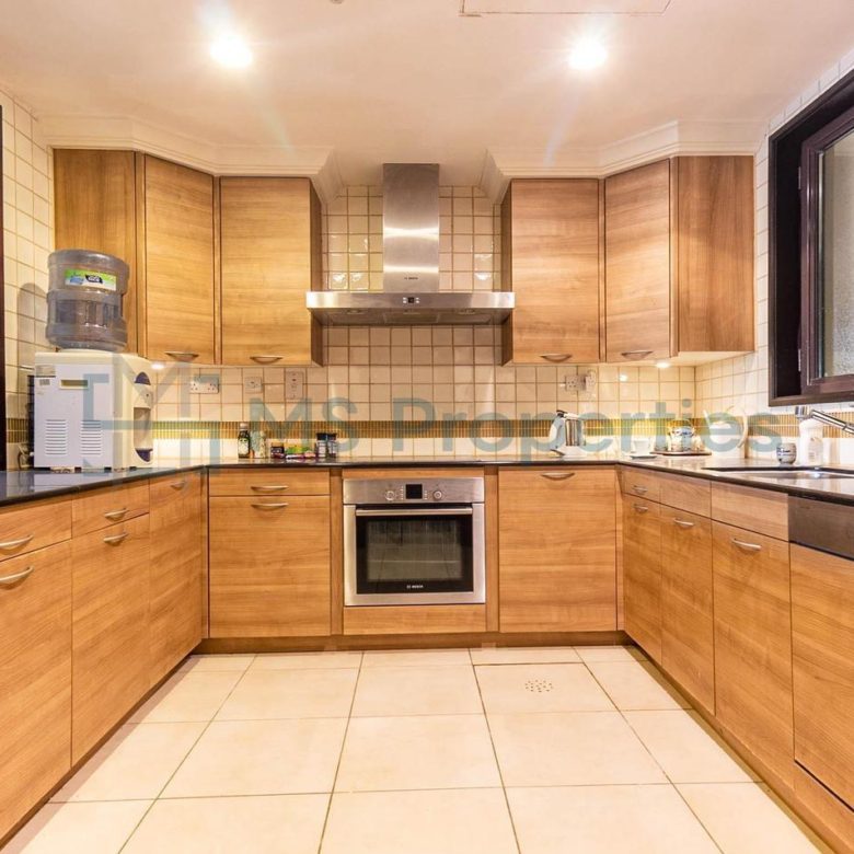 Cozy 2BHK Townhouse with Balcony +Bills Included