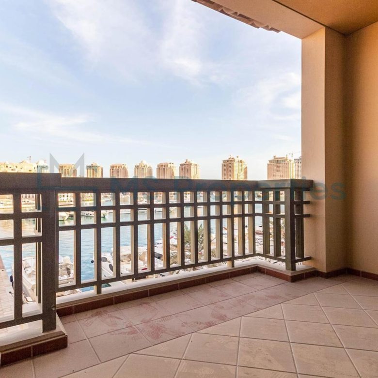 Cozy 2BHK Townhouse with Balcony +Bills Included