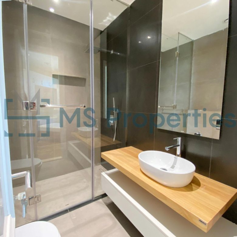 Stunning and Classic 2BHK Flat in The Pearl Area