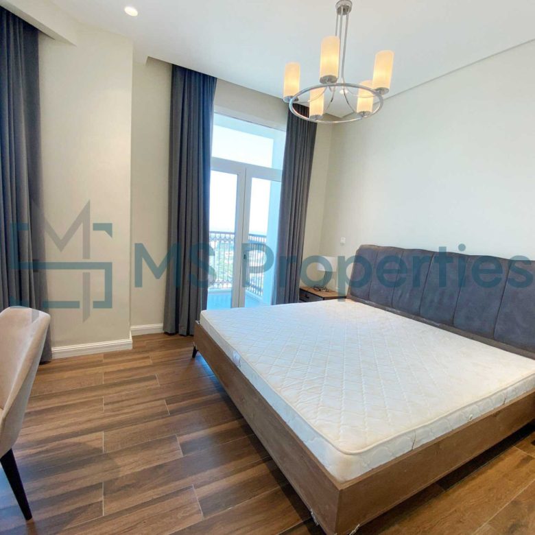 Stunning and Classic 2BHK Flat in The Pearl Area