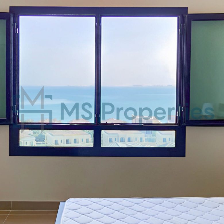 Perfect Studio Apartment with Sea View Window