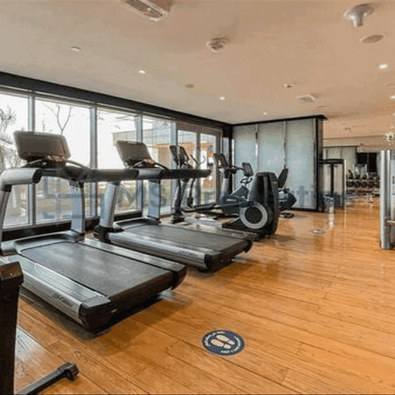Luxury 2 BHK Apartment Sea View Balcony +Bills Included