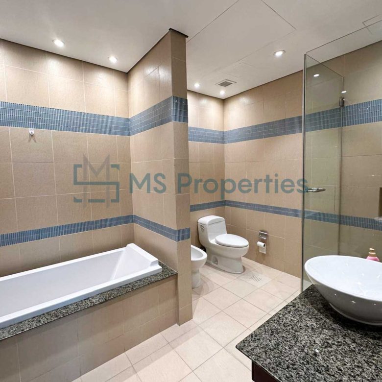 Spacious 4BR + Maid’s Townhouse the Prime location of The Pearl