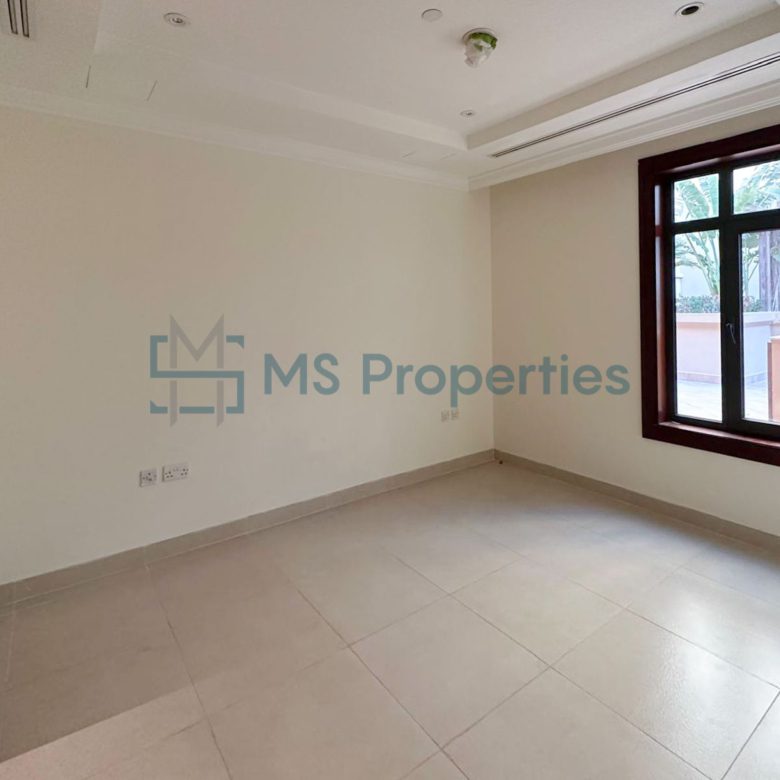 Spacious 4BR + Maid’s Townhouse the Prime location of The Pearl