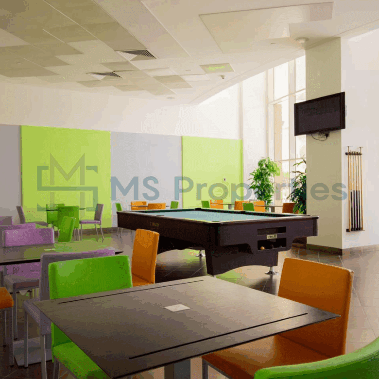 Spacious 3BDR+Maid w/ Balcony | City View | QCool Included