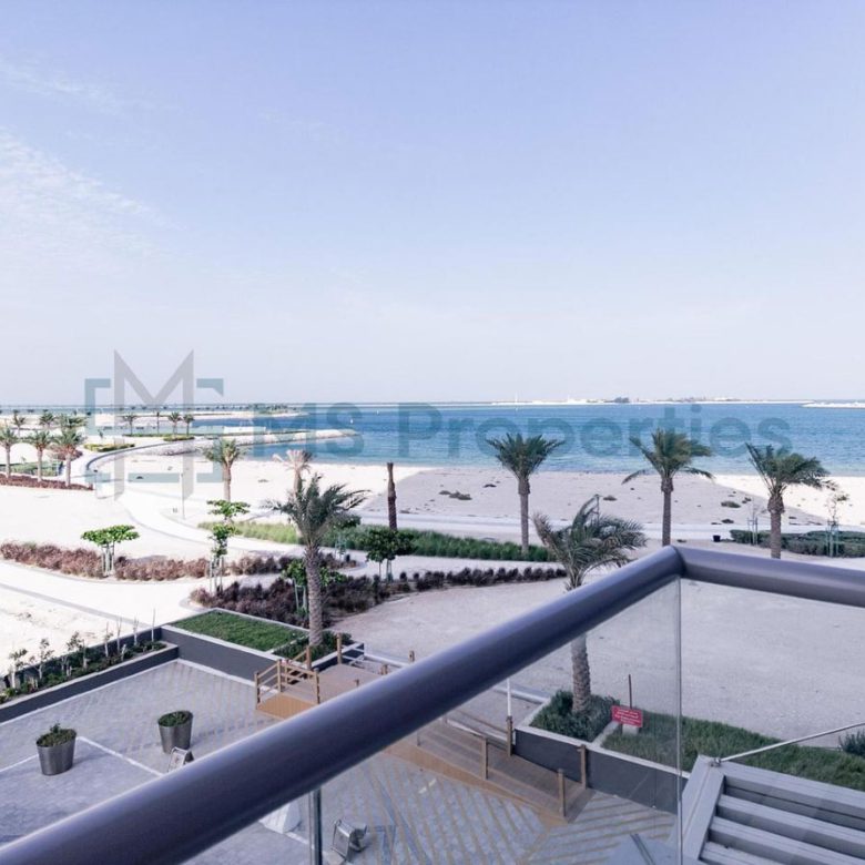 Outstanding 1BHK Flat with Balcony View in Lusail