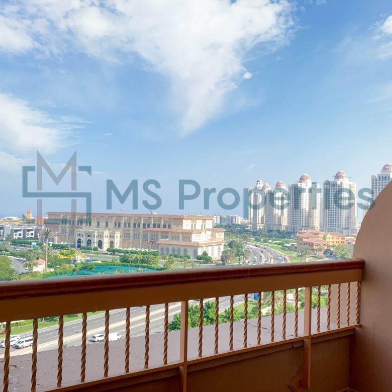 Beautiful Studio Flat with Amazing View Balcony | Bills Included