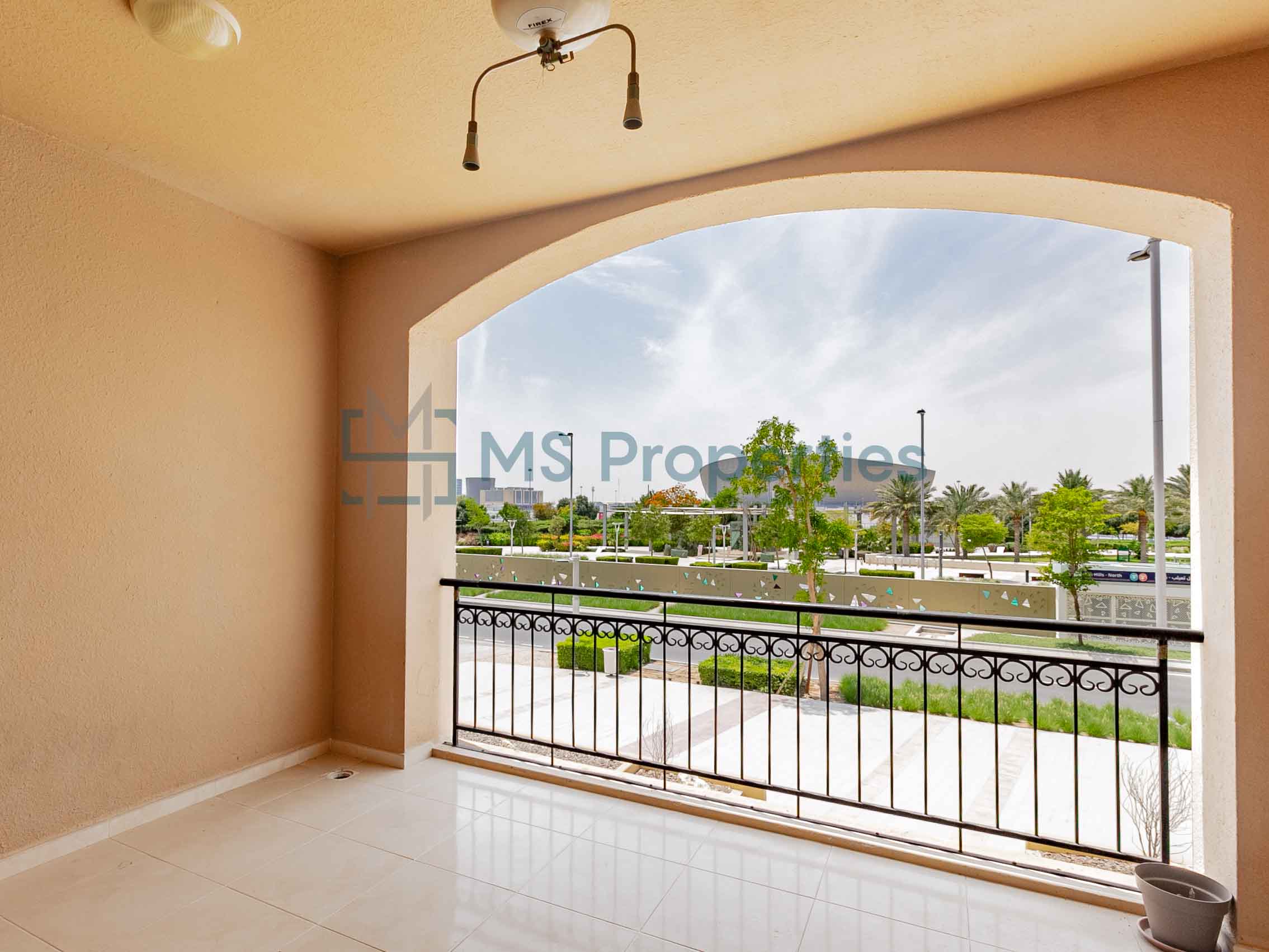 Perfect Studio | Large Balcony WiFi+Bills Included
