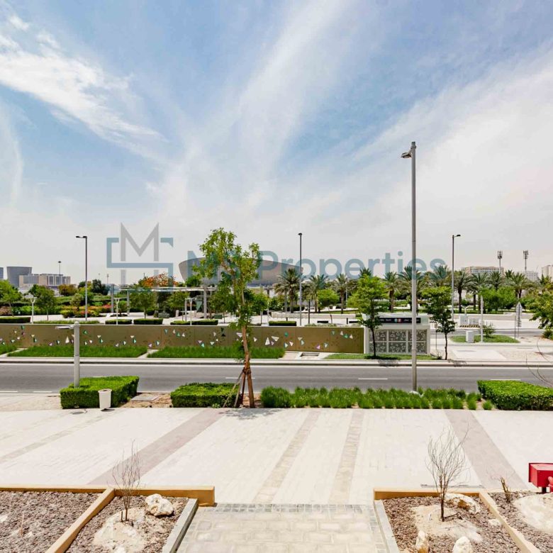 Perfect Studio | Large Balcony WiFi+Bills Included