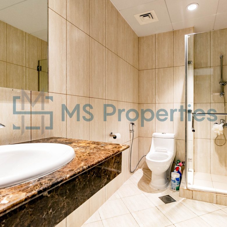 Beautiful Studio Flat with Amazing View Balcony | Bills Included