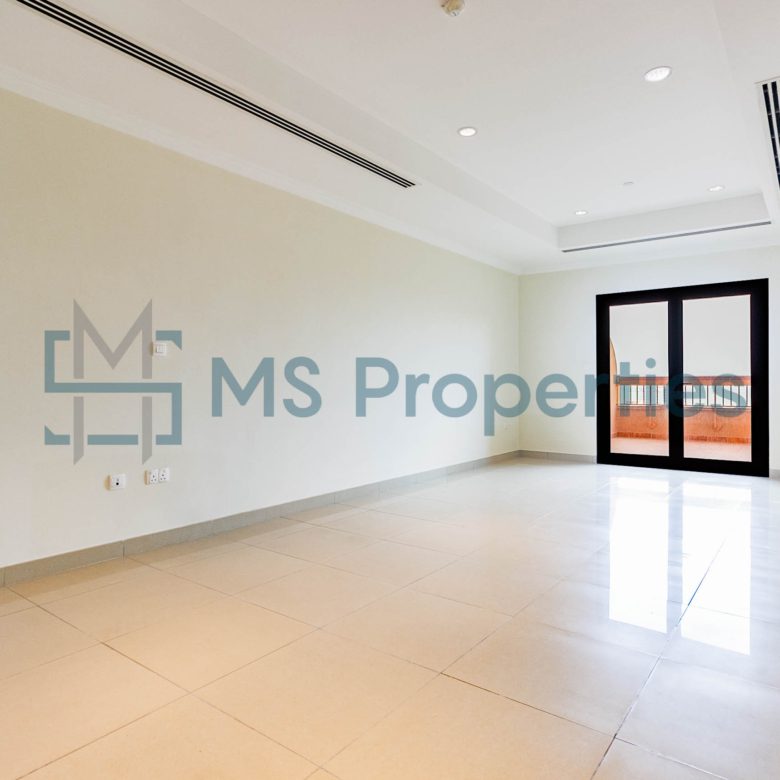 Beautiful Studio Flat with Amazing View Balcony | Bills Included