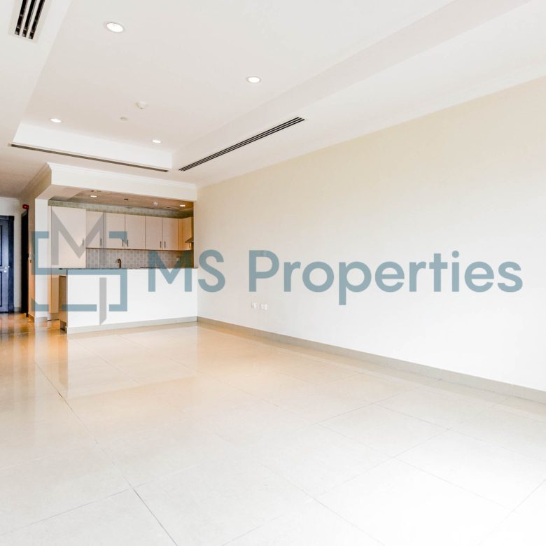 Beautiful Studio Flat with Amazing View Balcony | Bills Included