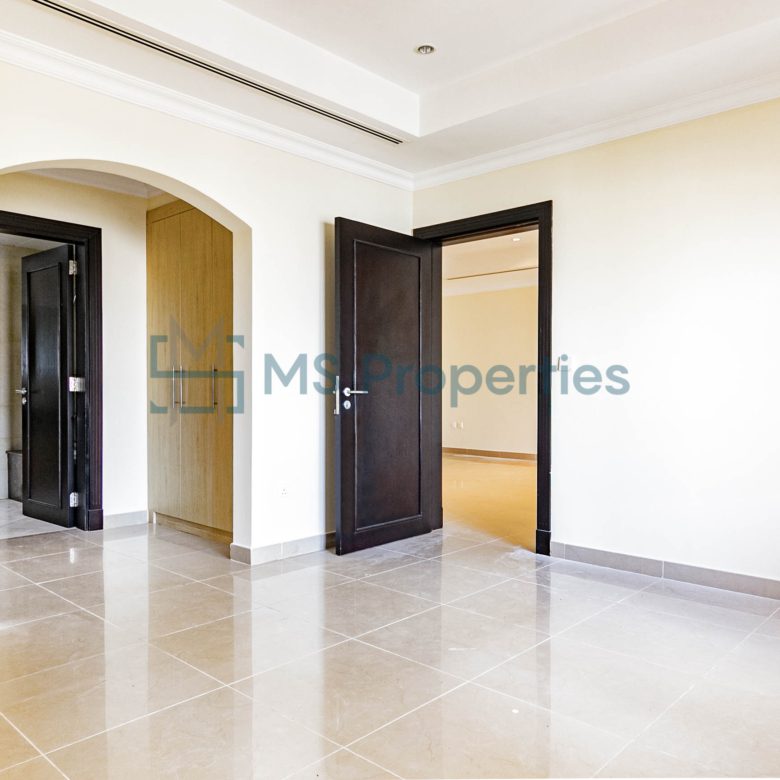 Marvelous 1BHK Apartment with Amazing Sea Balcony