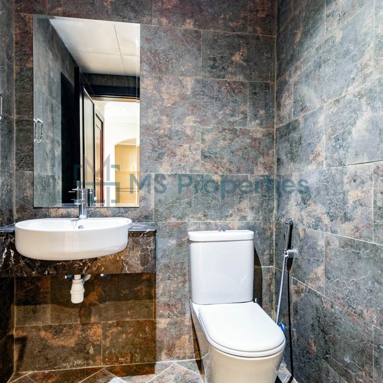 Marvelous 1BHK Apartment with Amazing Sea Balcony