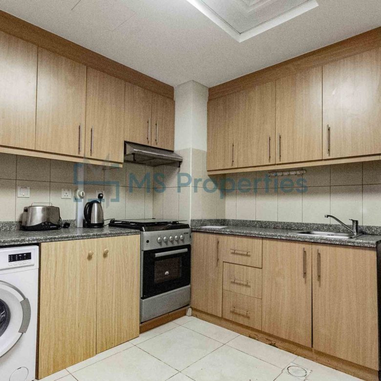 Perfect Studio | Large Balcony WiFi+Bills Included