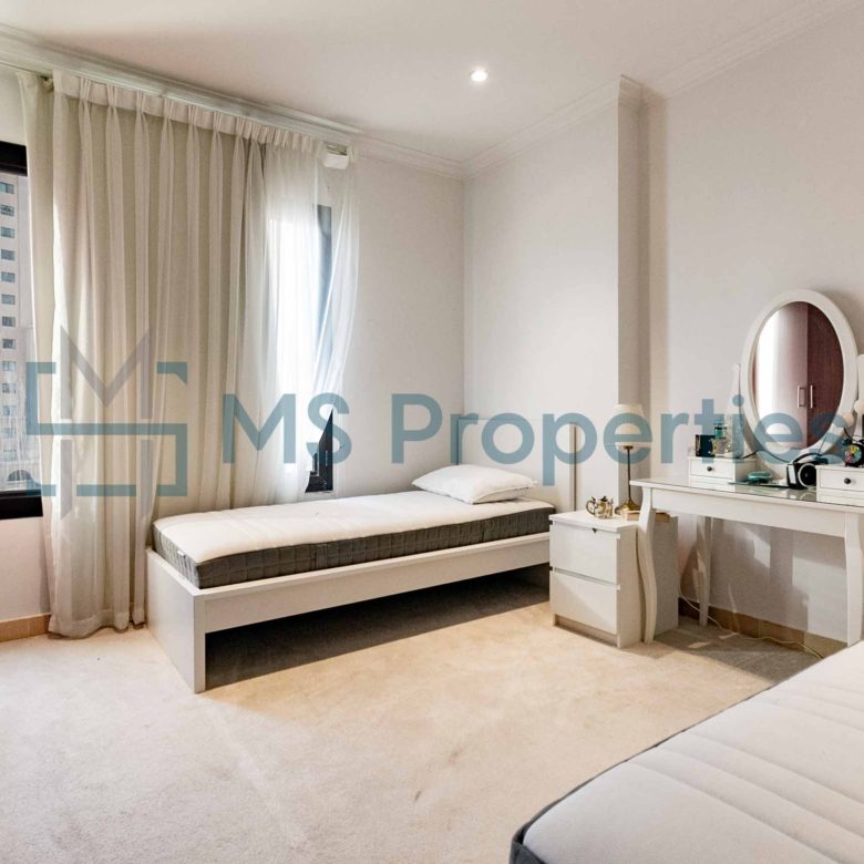 Sophisticated 2BHK Apartment | Marina View Balcony
