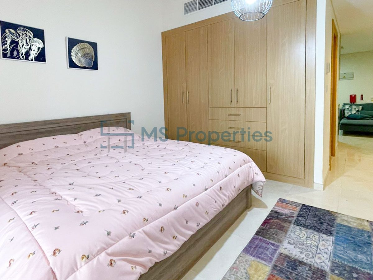 Perfect Studio | Large Balcony WiFi+Bills Included