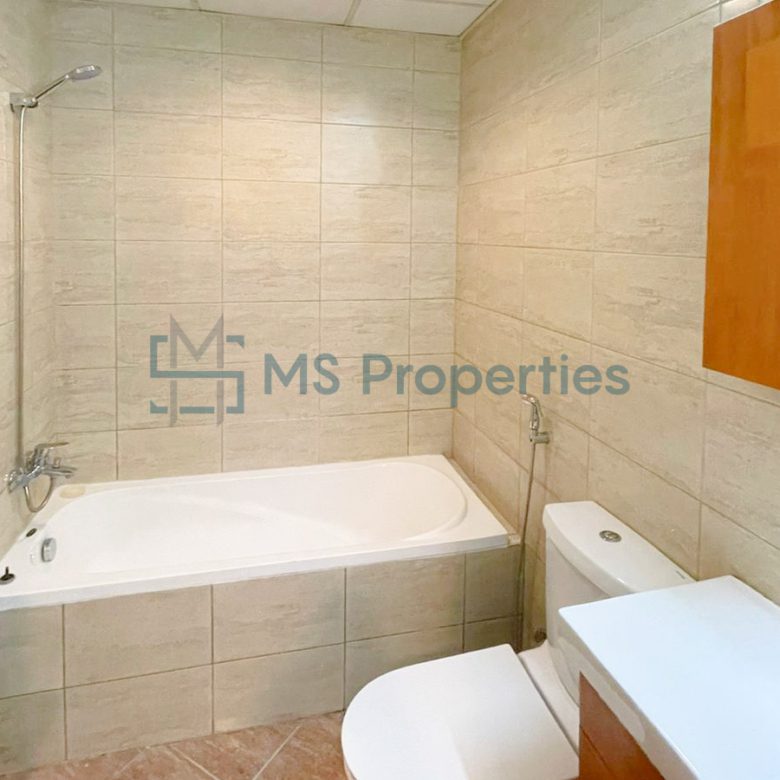 Perfect Studio | Large Balcony WiFi+Bills Included