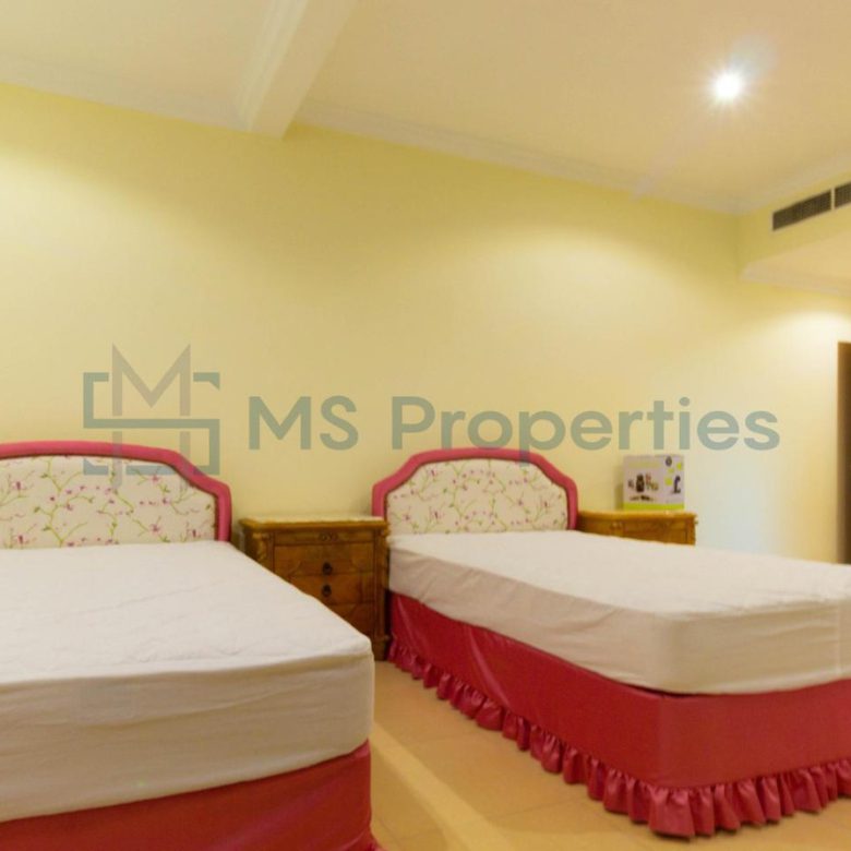 Experience Pearl Living 3B+Maid with Stunning View