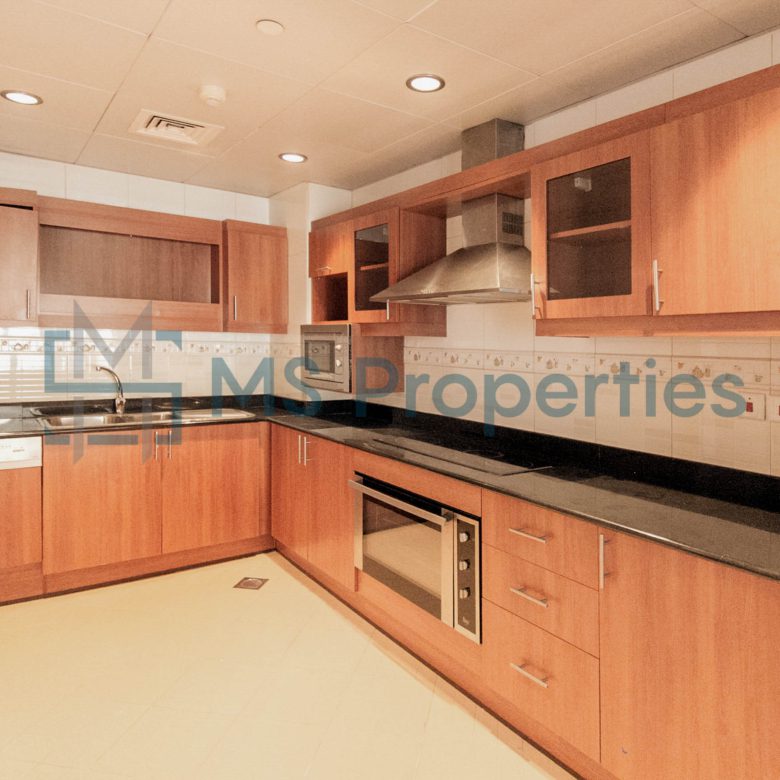 Contemporary 2BR Apartment | Marina Balcony
