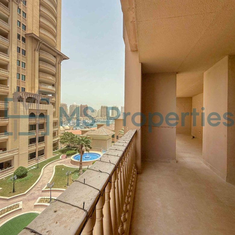 Large Space 2BR Apartment with Big Balcony