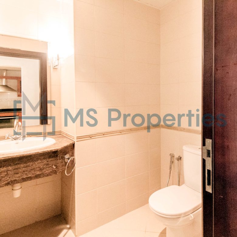 Contemporary 2BR Apartment | Marina Balcony