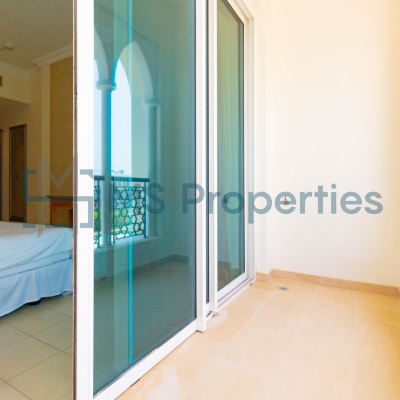 Beautiful 1BR Flat with Balcony +Bills Included
