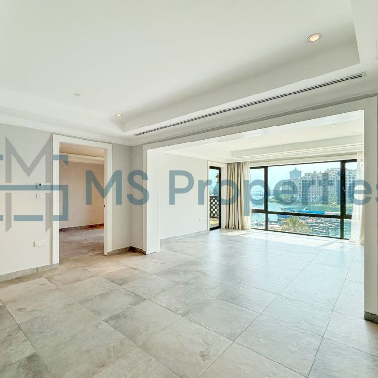 Marvelous 1BR Townhouse with Marina Balcony