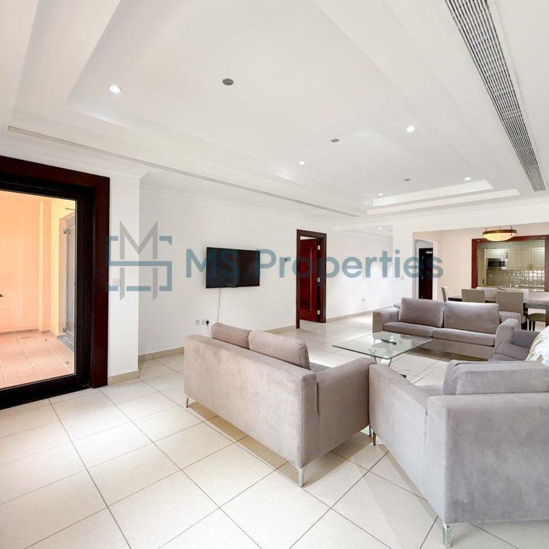 Sophisticated 1BR Apartment with Huge Balcony