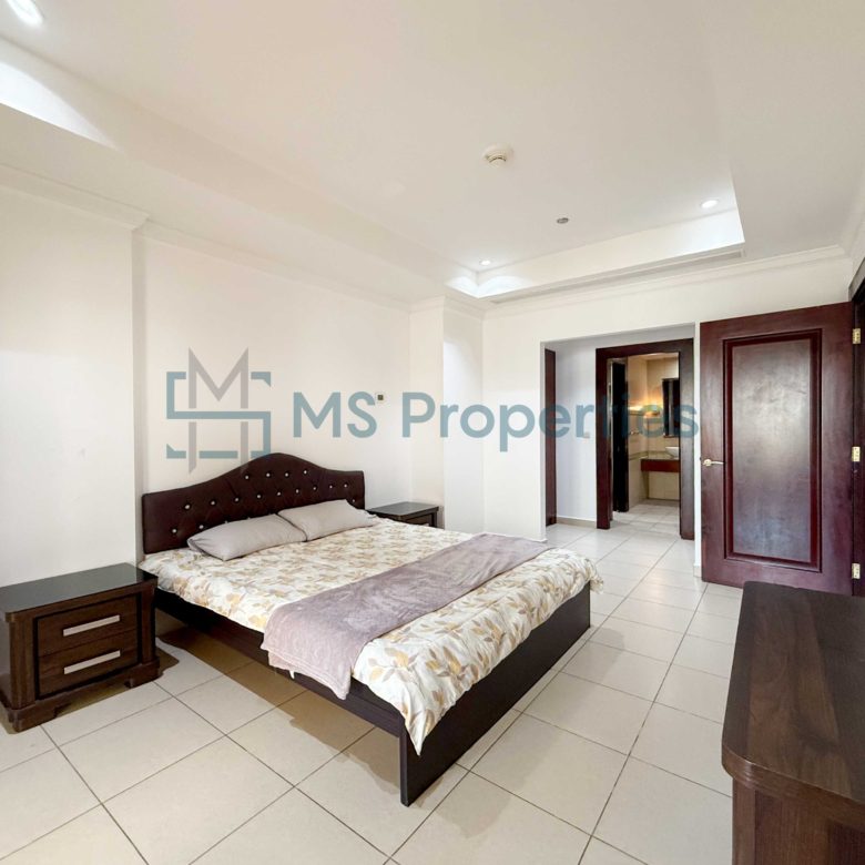 Sophisticated 1BR Apartment with Huge Balcony