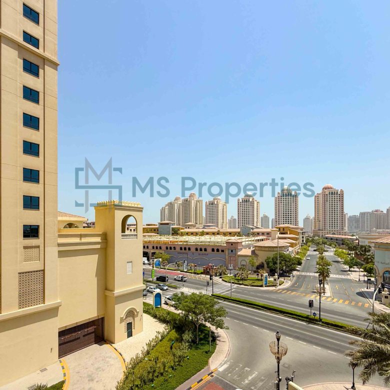 Sophisticated 1BR Apartment with Huge Balcony