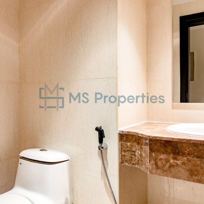 Amazing 1BR+Office Apartment with View Balcony