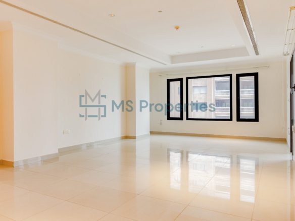 Amazing 1BR+Office Apartment with View Balcony