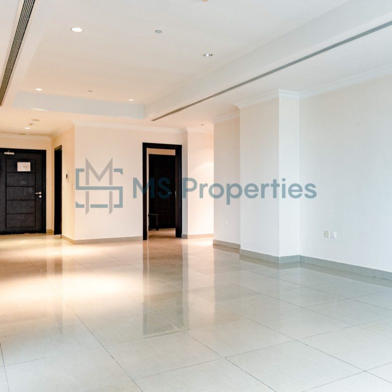 Amazing 1BR+Office Apartment with View Balcony