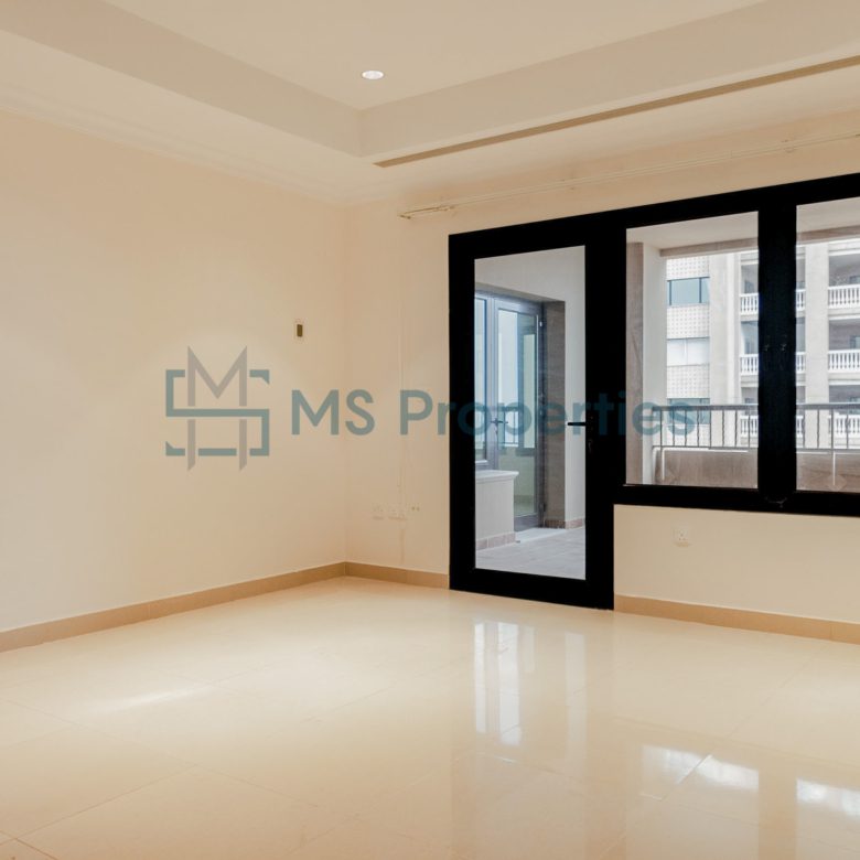 Amazing 1BR+Office Apartment with View Balcony