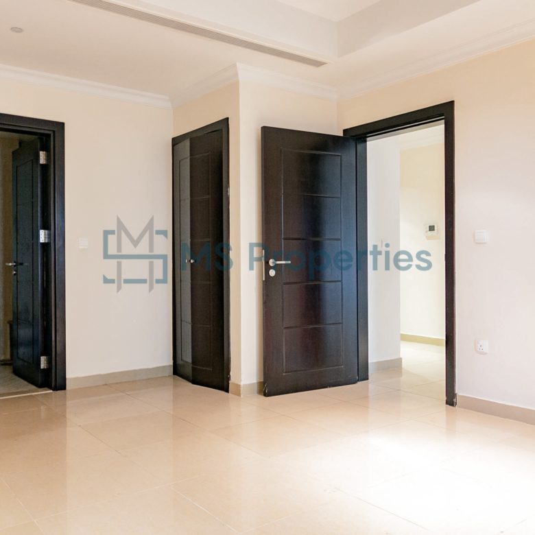 Amazing 1BR+Office Apartment with View Balcony
