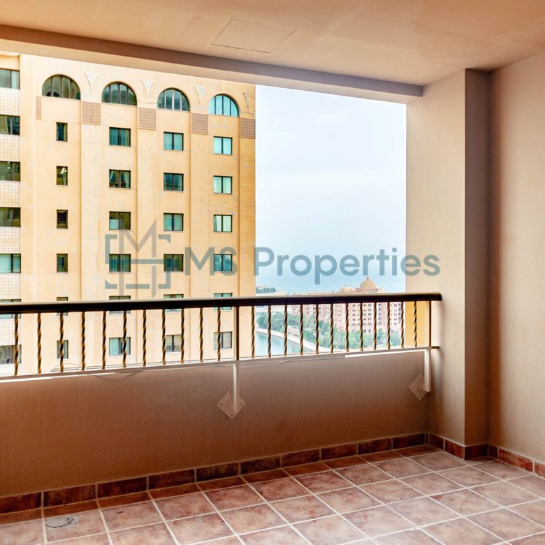 Amazing 1BR+Office Apartment with View Balcony