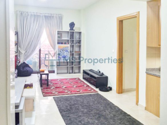 Contemporary 1BR Apartment with Balcony