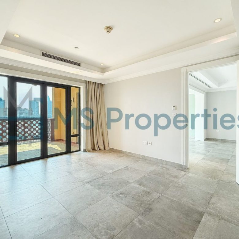 Marvelous 1BR Townhouse with Marina Balcony