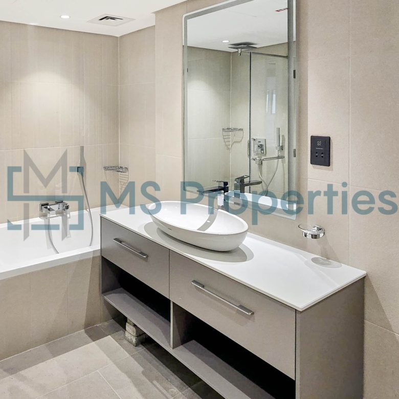 Stunning 1BHK Apartment in City Prime Location | Bills Included