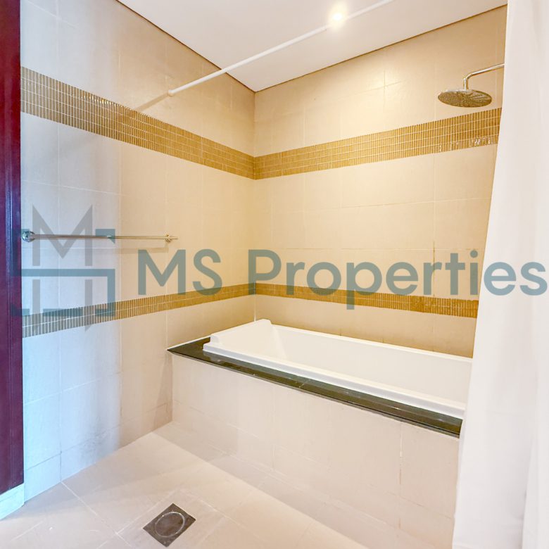 Contemporary 1BR Townhouse | Amazing View Balcony