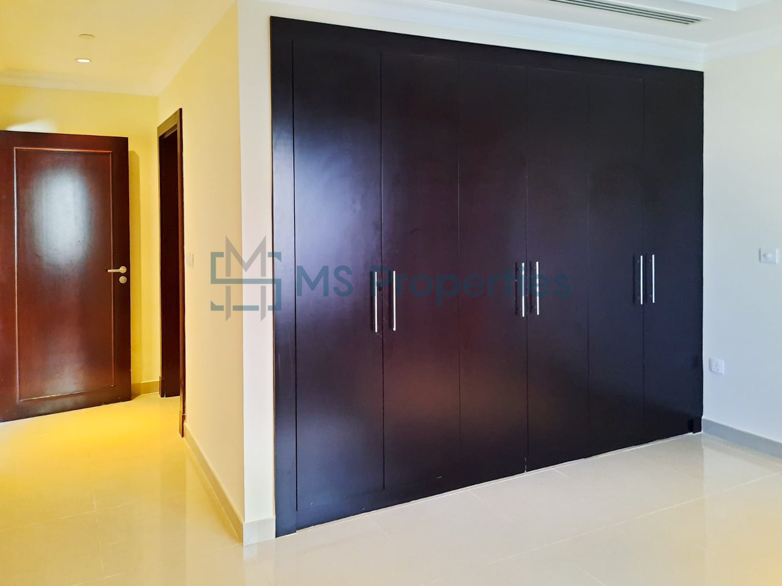 Beautiful 1BHK Apartment with Amazing View