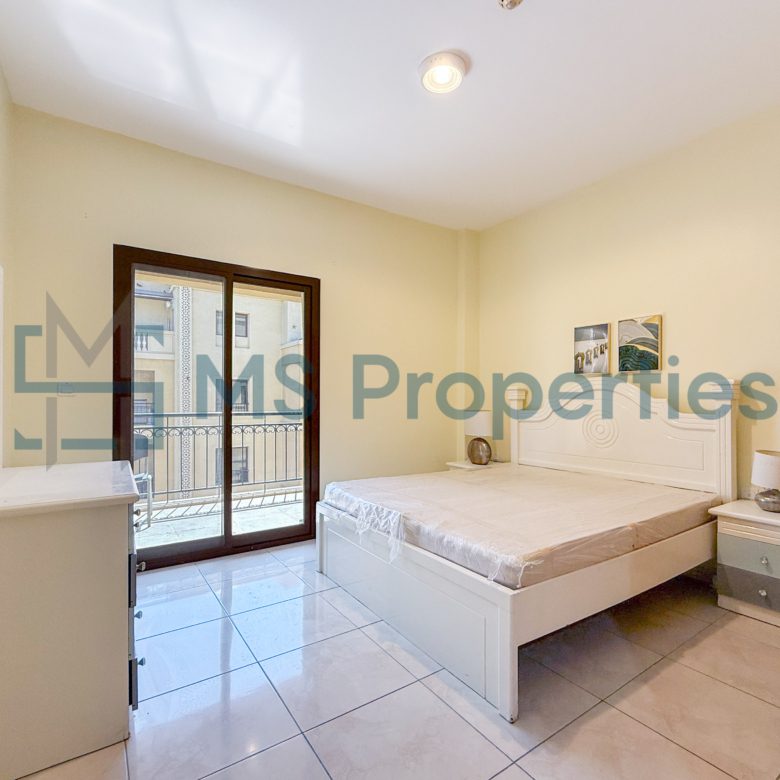 Classic 3BHK Cozy Apartment for Rent in Fox Hills