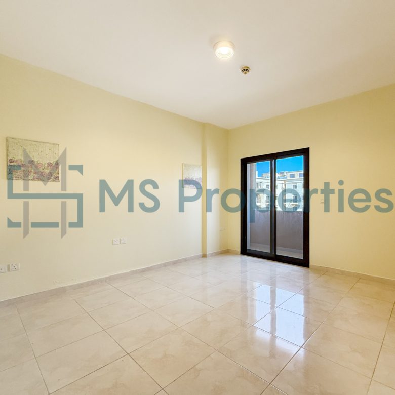 Classic 3BHK Cozy Apartment for Rent in Fox Hills
