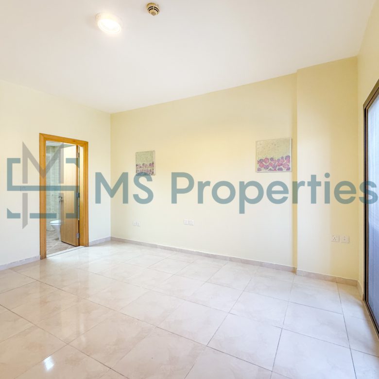 Classic 3BHK Cozy Apartment for Rent in Fox Hills