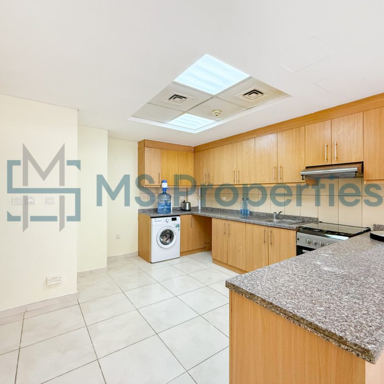 Classic 3BHK Cozy Apartment for Rent in Fox Hills