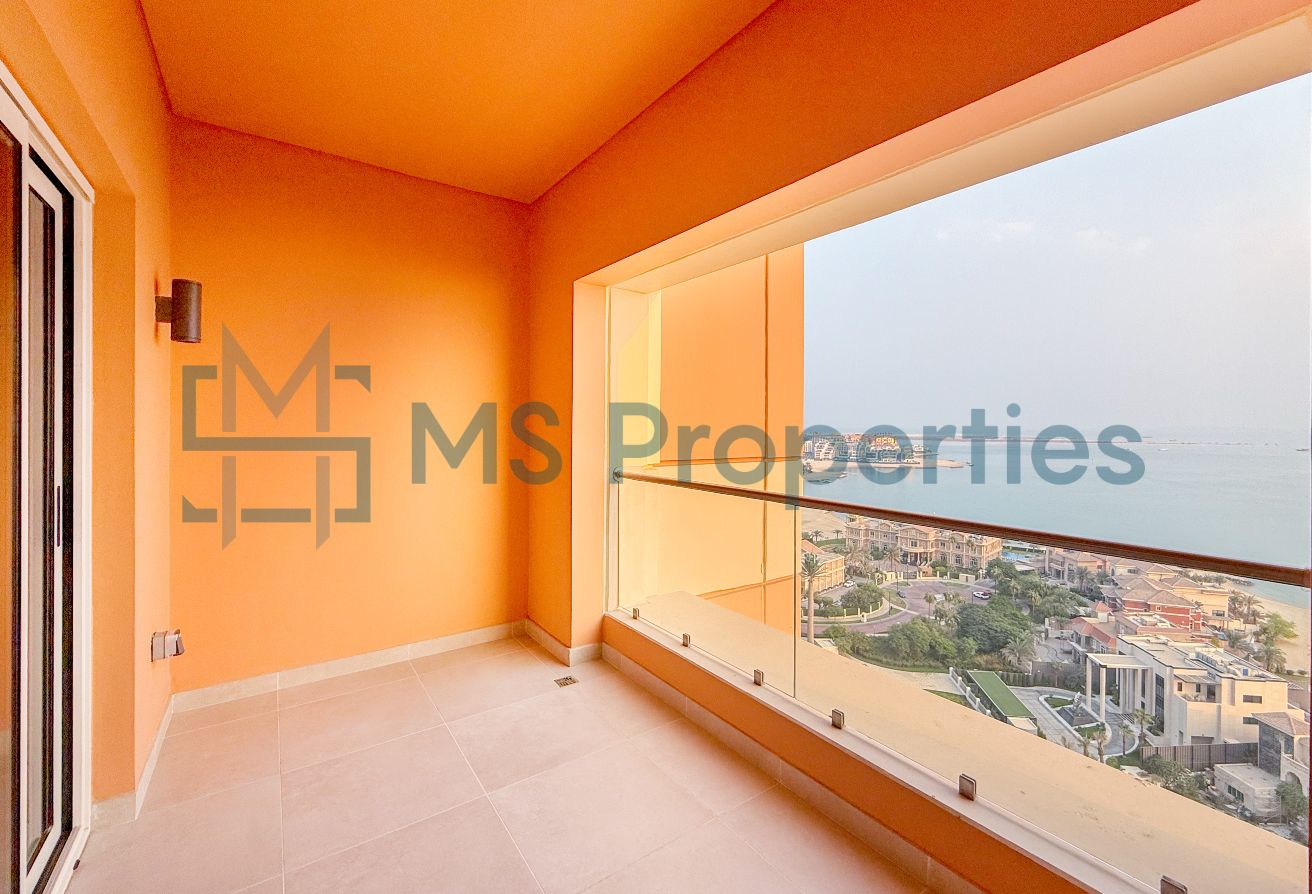 Spacious Cozy | Studio Apartment with View Balcony