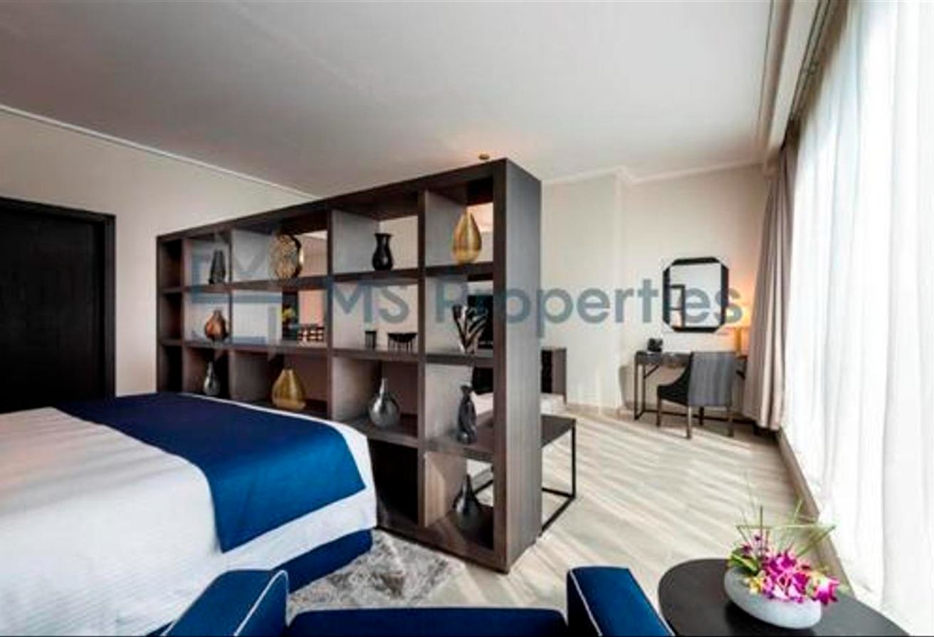 Dive into Luxury Studio Apartment in West Bay